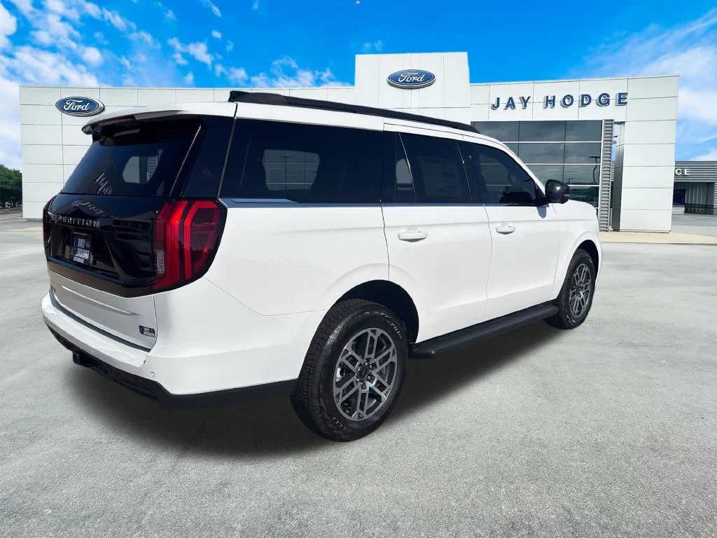 New 2026 Oxford White Ford Active image 6