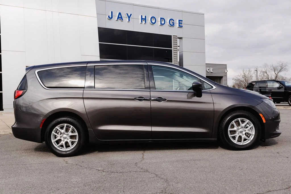 Used 2023 Gray Chrysler LX image 41