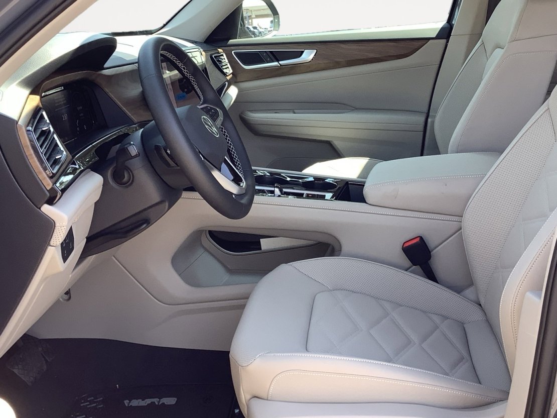 New 2026 Pure Gray Volkswagen 2.0T SE w/Technology image 22