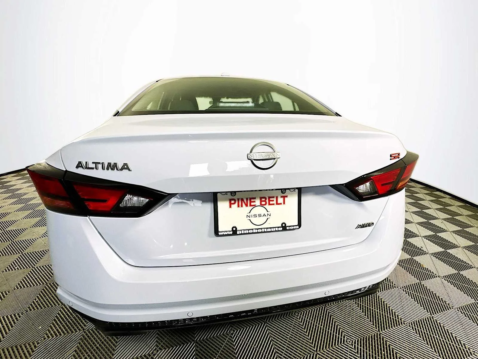 Used 2025 Gray Sky Pearl Nissan SR image 2
