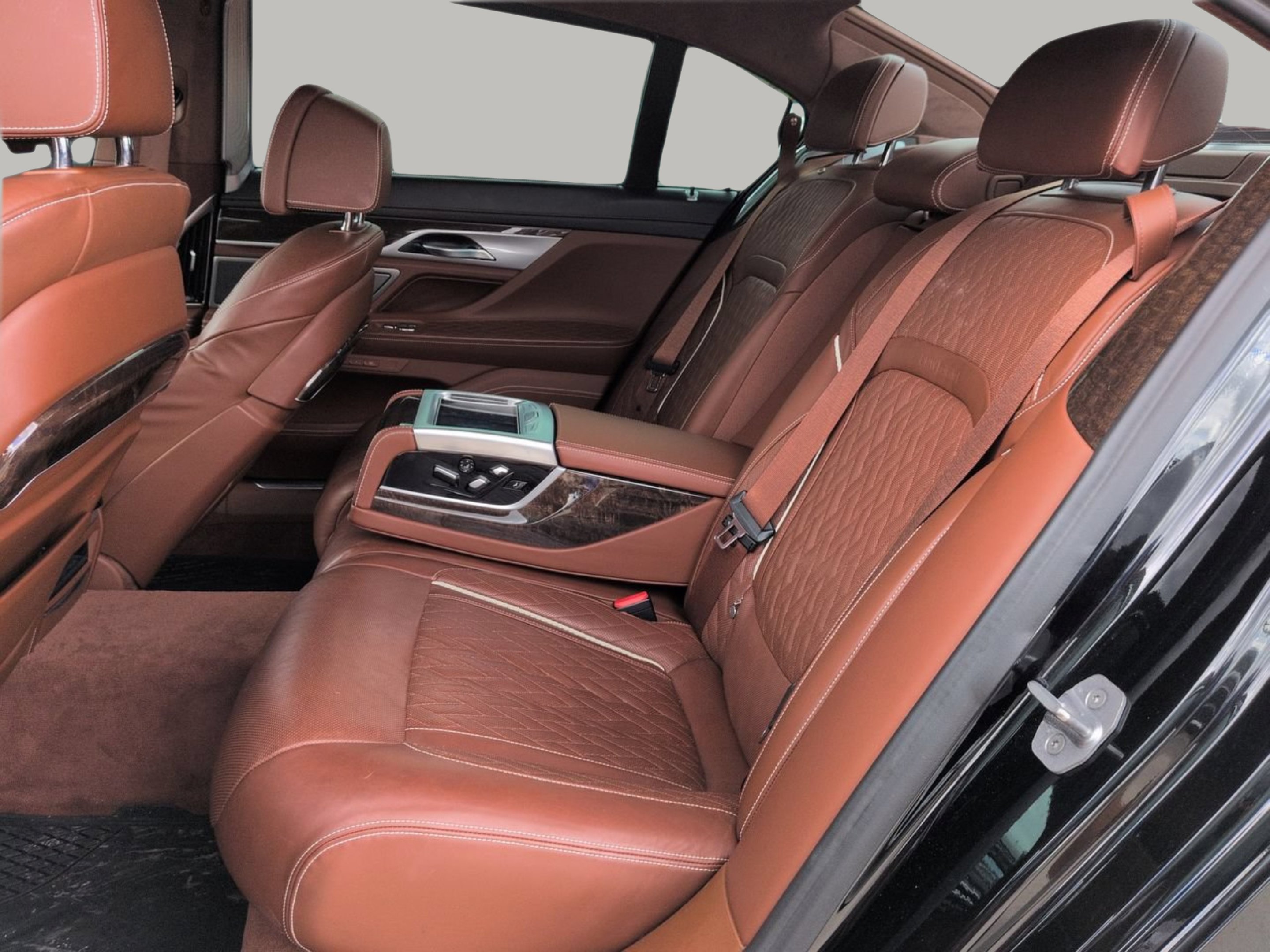 Used 2021 Black Sapphire Metallic BMW 750i xDrive image 12