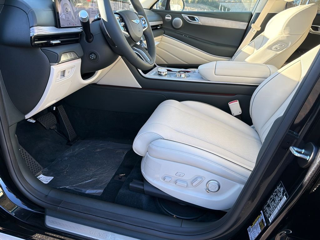 New 2026 Black Genesis 2.5T Prestige image 9