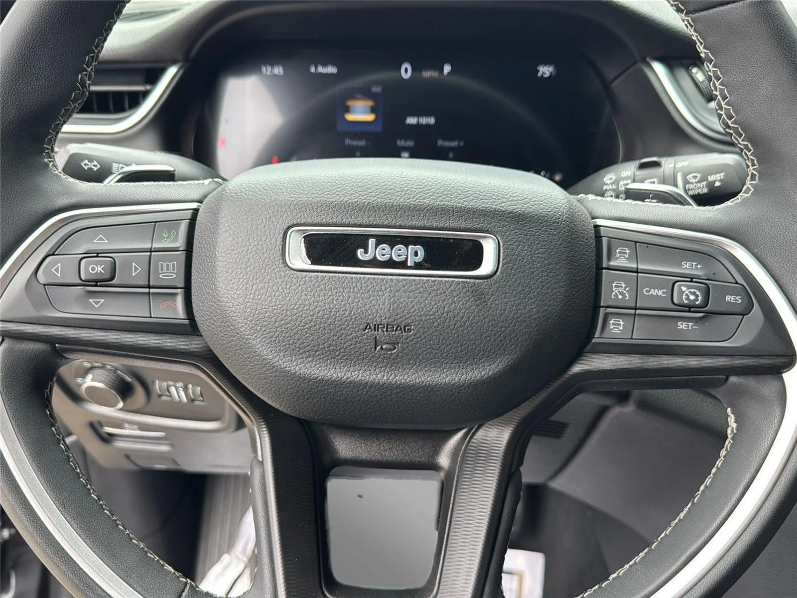 2023 Jeep Grand Cherokee Altitude - Photo 16