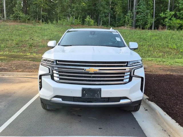 Used 2021 Beige Chevrolet High Country image 3