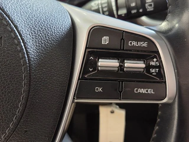 Used 2020 Red Kia LX image 23
