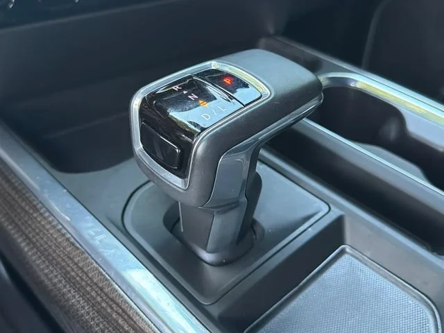 Used 2025 Black Chevrolet RST image 31