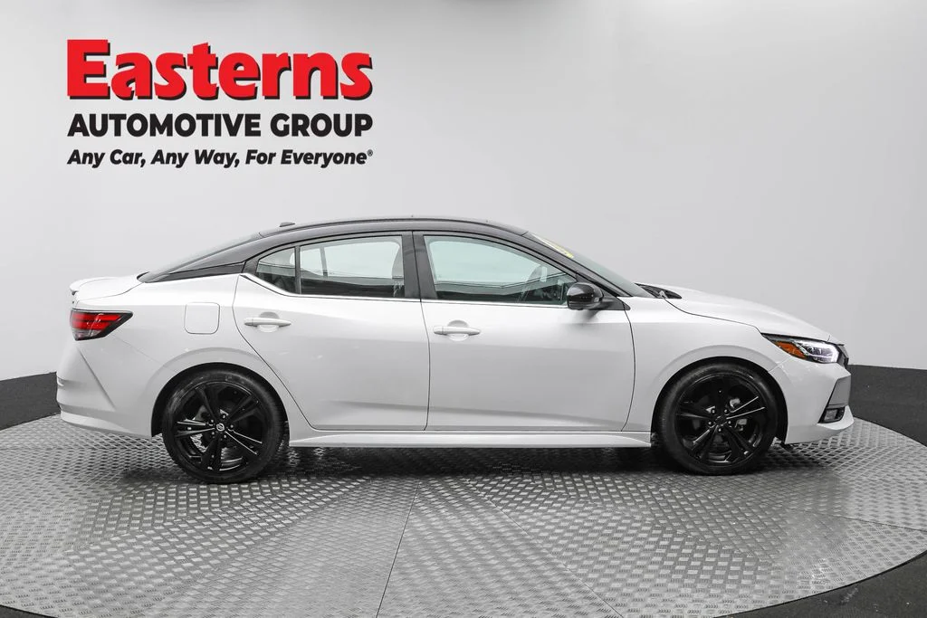 Used 2021 White Nissan SR image 4