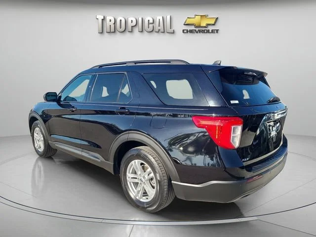 Used 2022 Black Ford XLT image 3