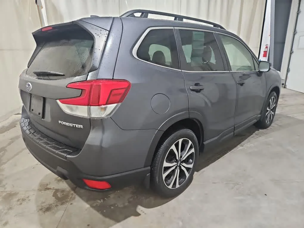 Used 2023 Magnetite Gray Metallic Subaru Limited image 7