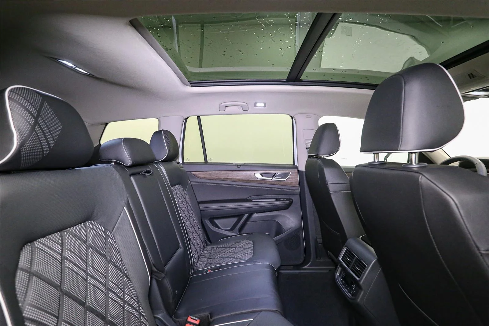 New 2026 Pure Gray Volkswagen 2.0T SEL Premium R-Line image 19
