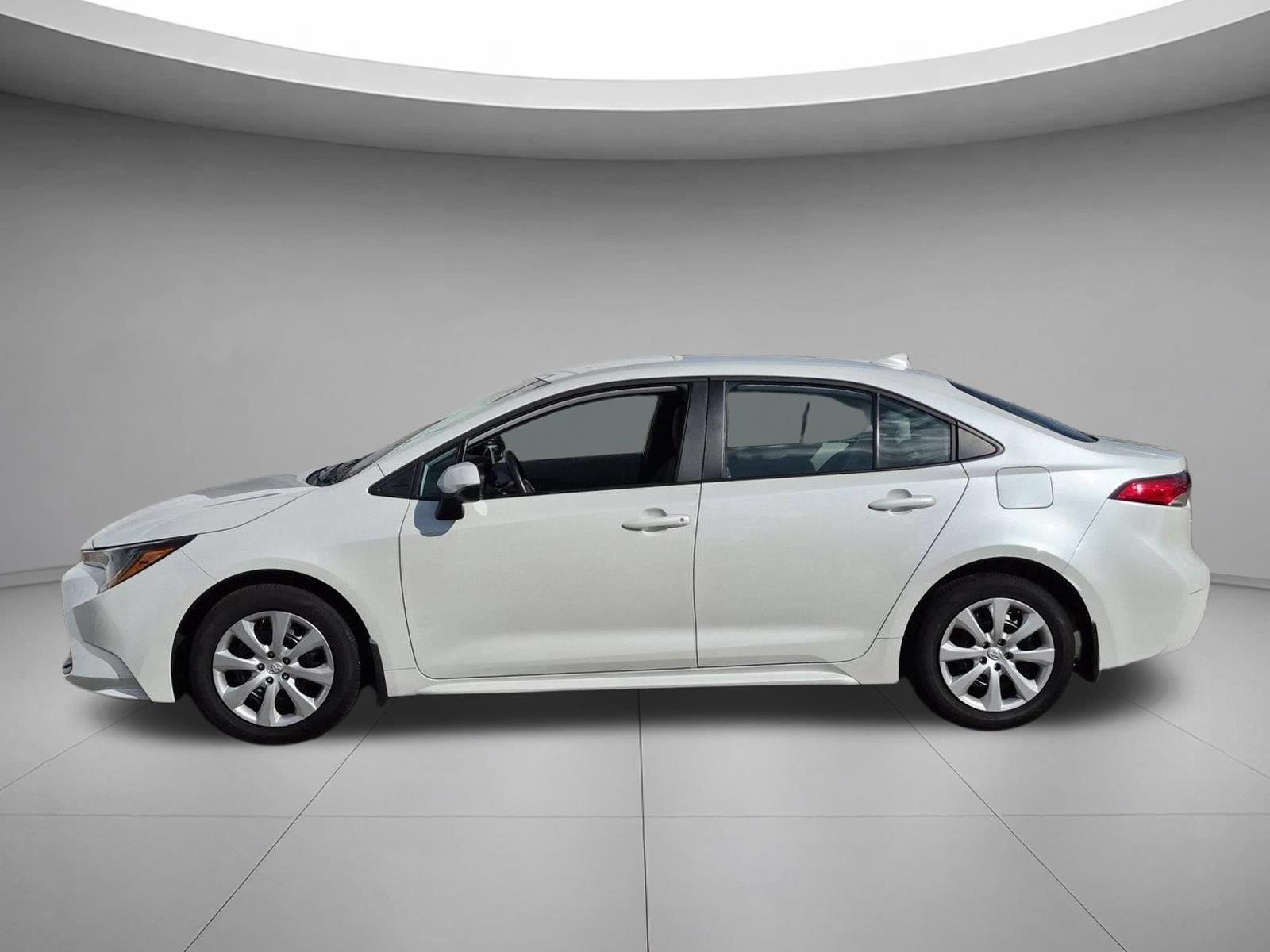 Used 2026 Wind Chill Pearl Toyota LE image 2
