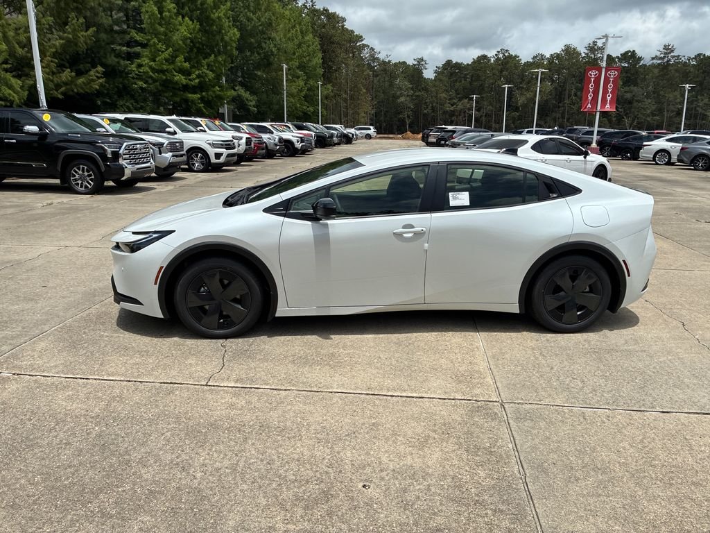 New 2026 WIND CHILL PEARL Toyota SE image 2