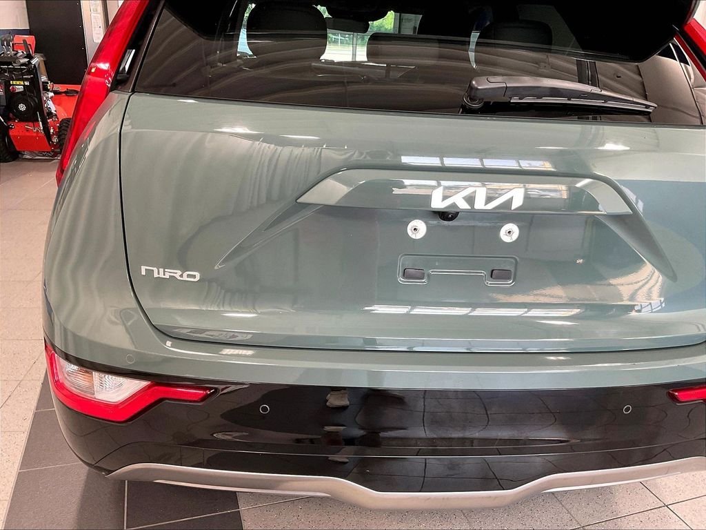 Used 2023 Green Kia Wind image 28