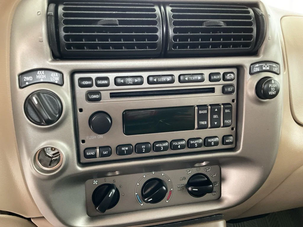 Used 2005 Green Ford XLT image 13