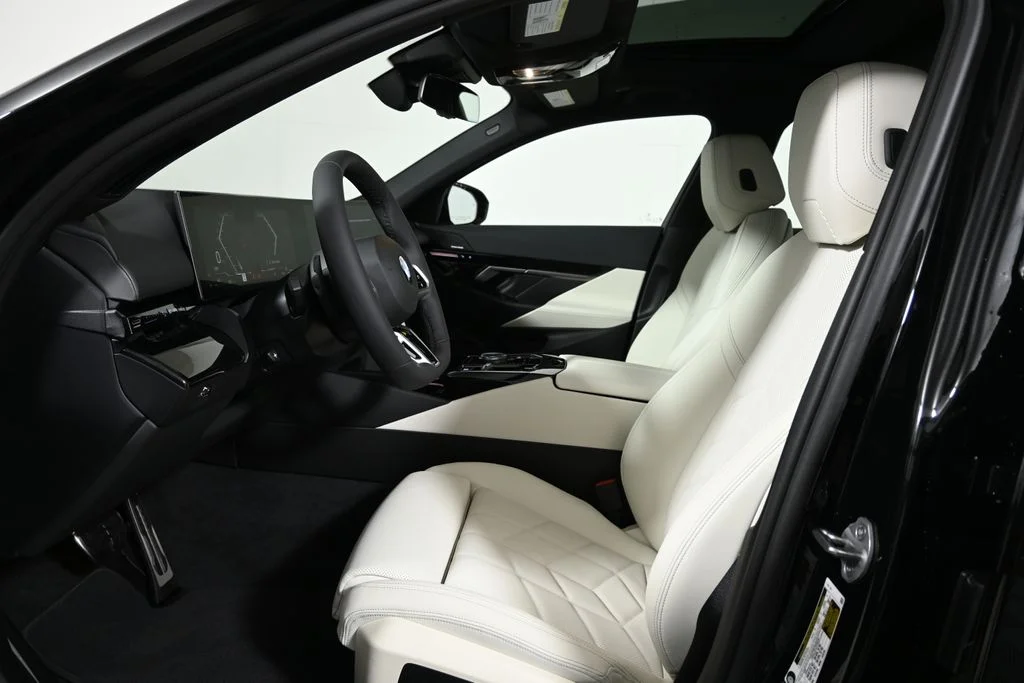 Used 2026 Black BMW 530i xDrive image 3