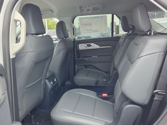 New 2026 Star White Metallic Tri-Coat Ford Active image 12