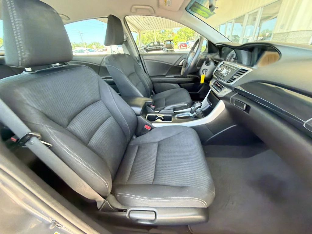 Used 2015  Honda Sport image 11