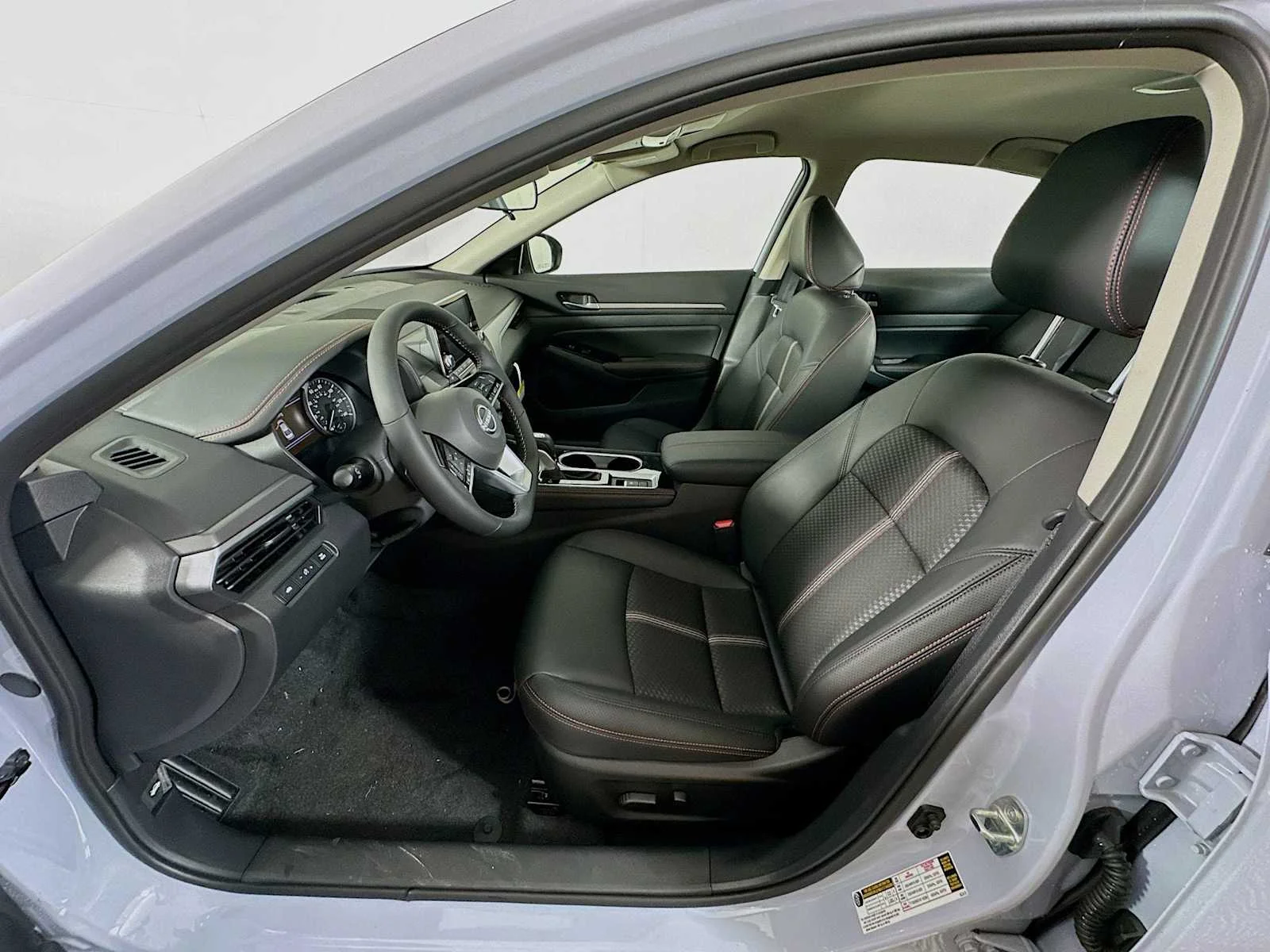Used 2025 Gray Sky Pearl Nissan SR image 8