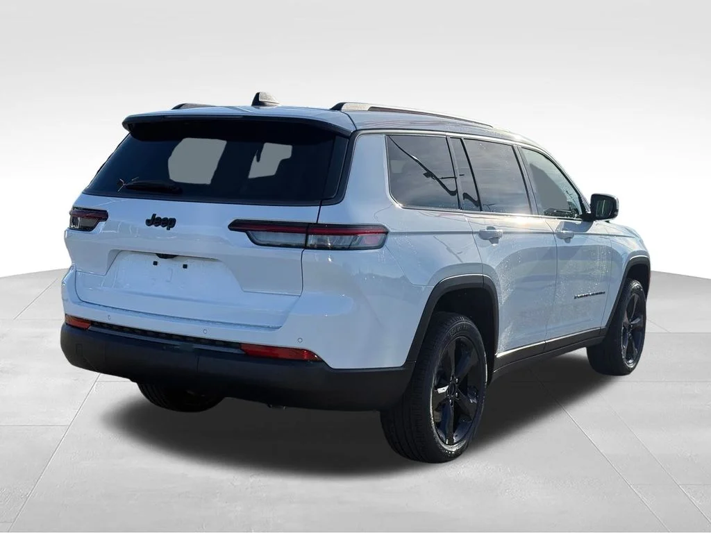 New 2026 Bright White Clear-Coat Exterior Paint Jeep Limited image 28