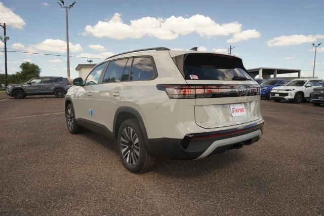 New 2027 Sandstone Volkswagen SE w/Technology image 11