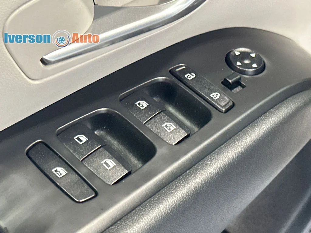 Used 2024 White Hyundai SEL image 21