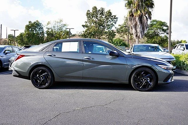 Used 2026 Gray Hyundai SEL Sport image 6