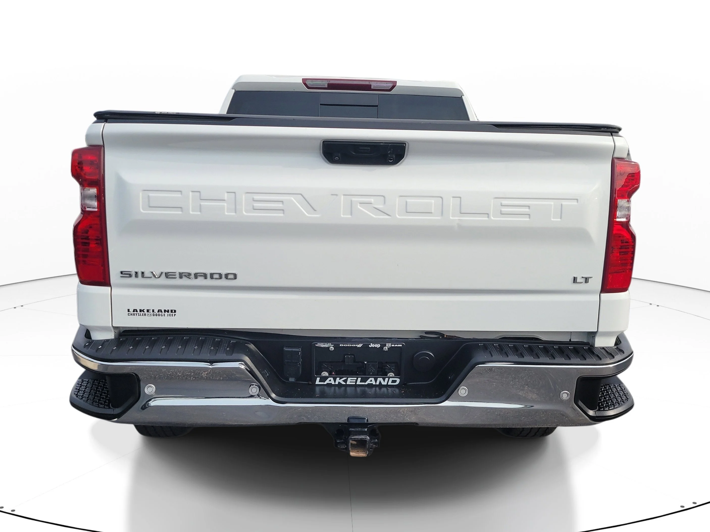 Used 2024 Summit White Chevrolet LT image 5
