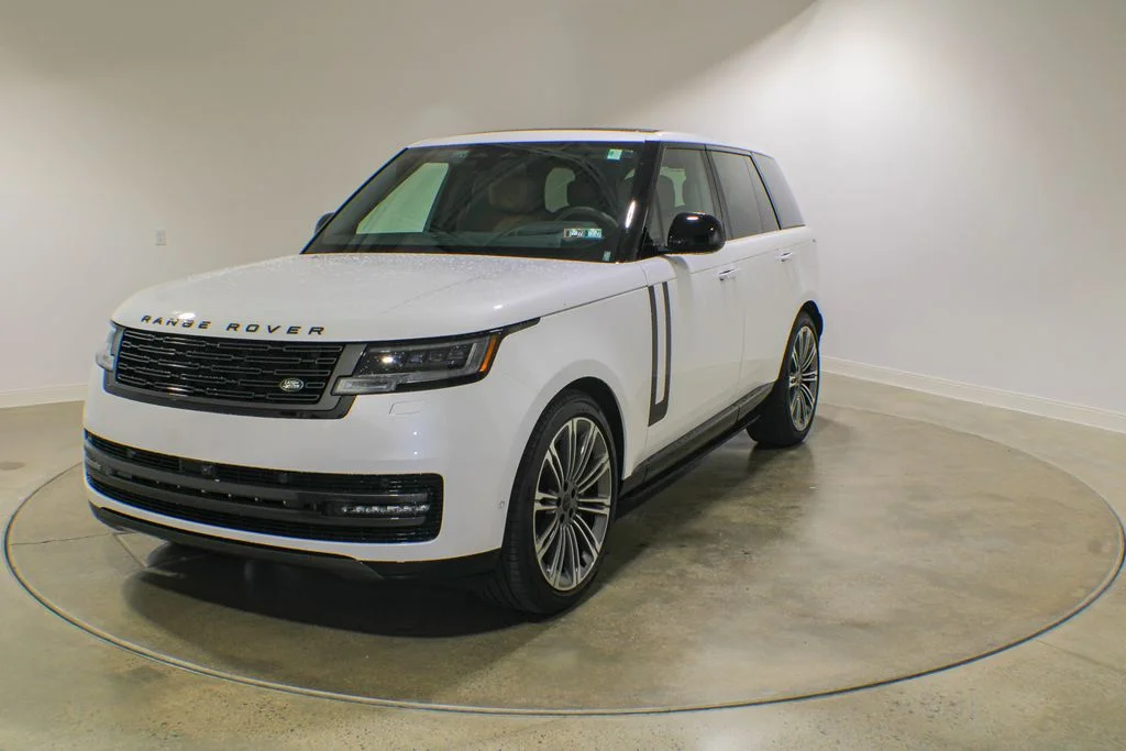 Used 2026 Ostuni Pearl White Premium Metallic Land Rover Autobiography image 1