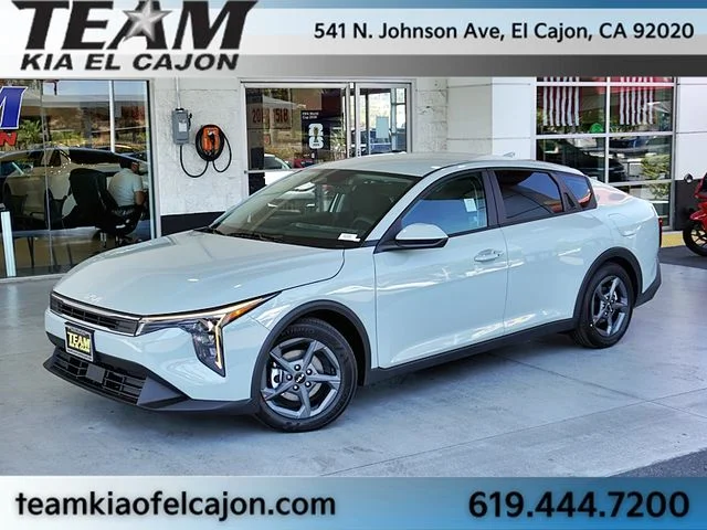 2026 Kia K4 LXS