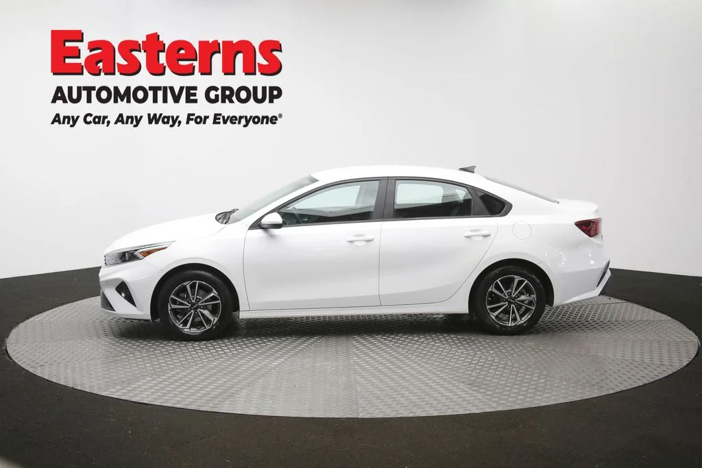 Used 2023 White Kia LXS image 58