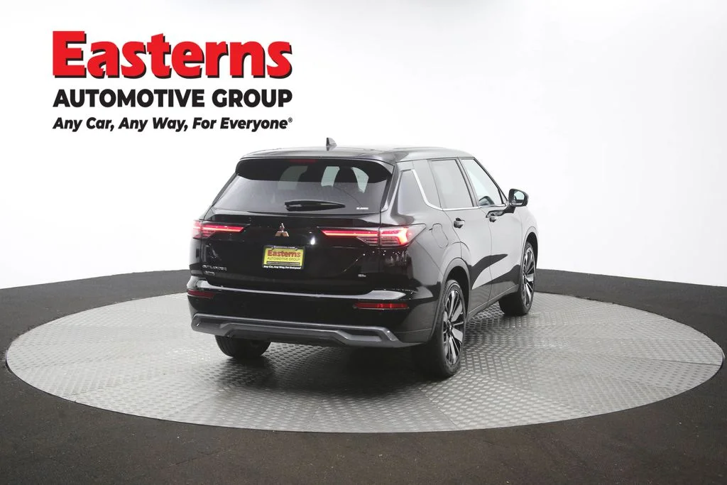 Used 2025 Black Mitsubishi SE image 40