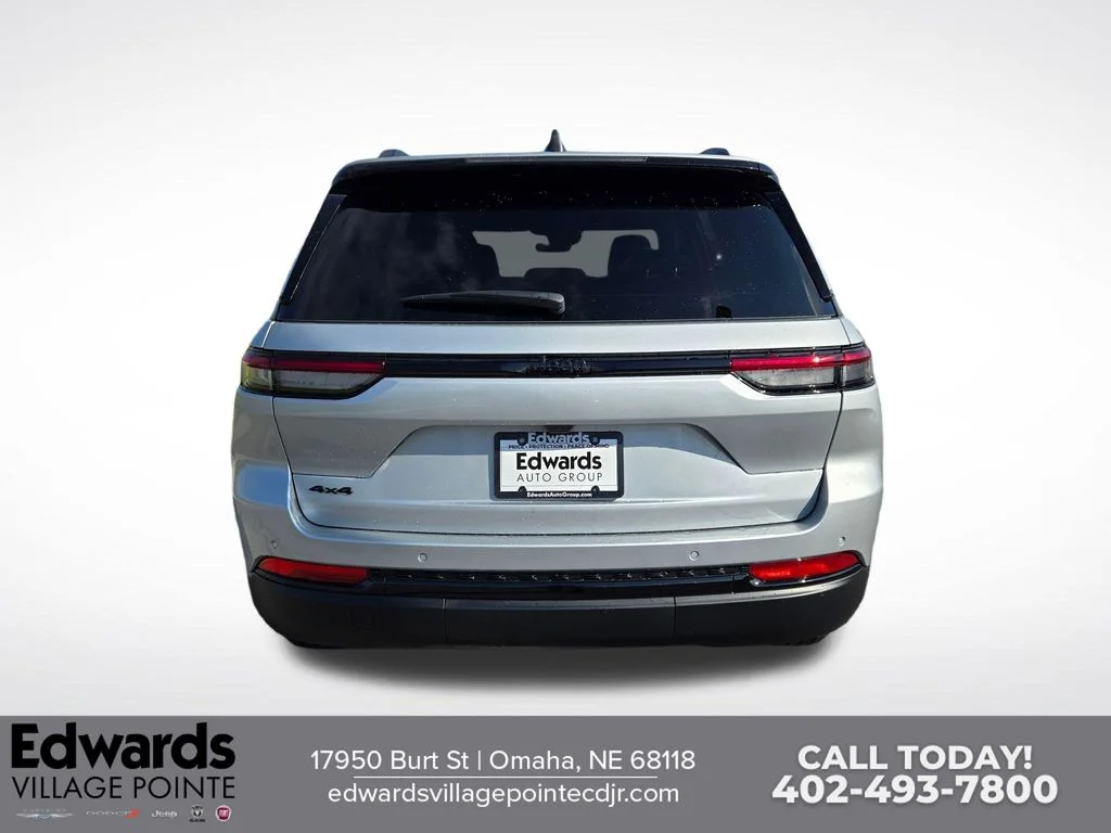 New 2025 Silver Jeep Altitude X image 4