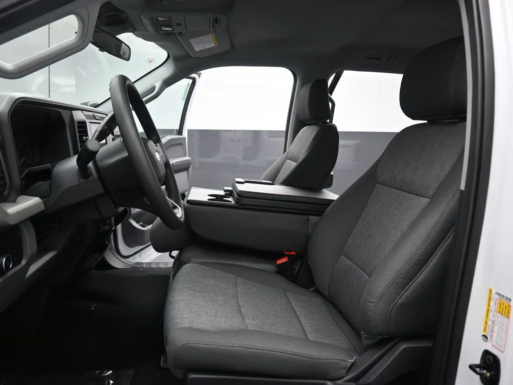 New 2026 Oxford White Ford XL image 9