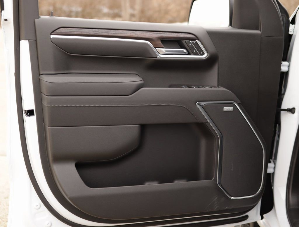 New 2026 Glacier White Tricoat GMC SLT image 23