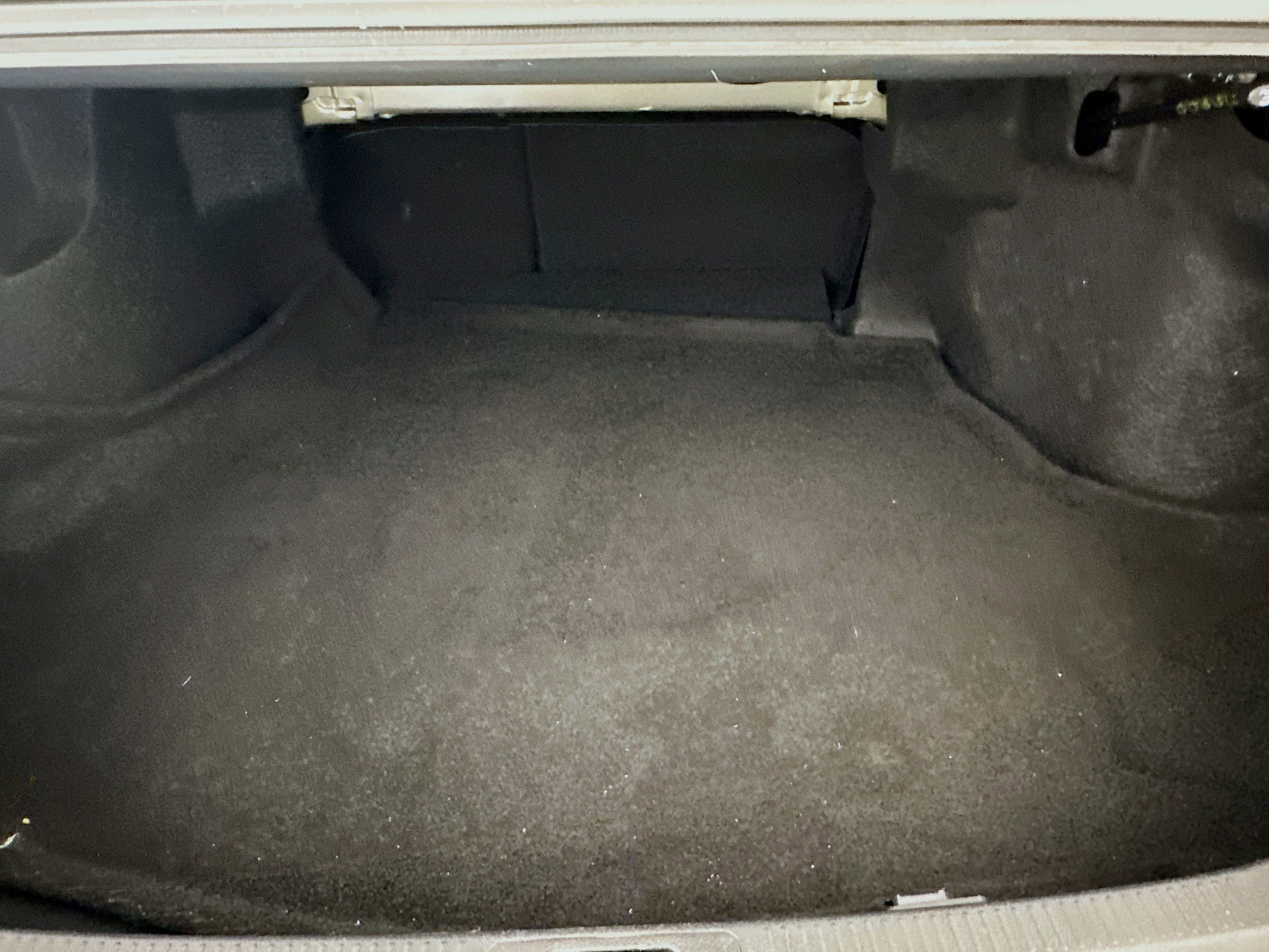 Used 2025 Underground Toyota LE image 31