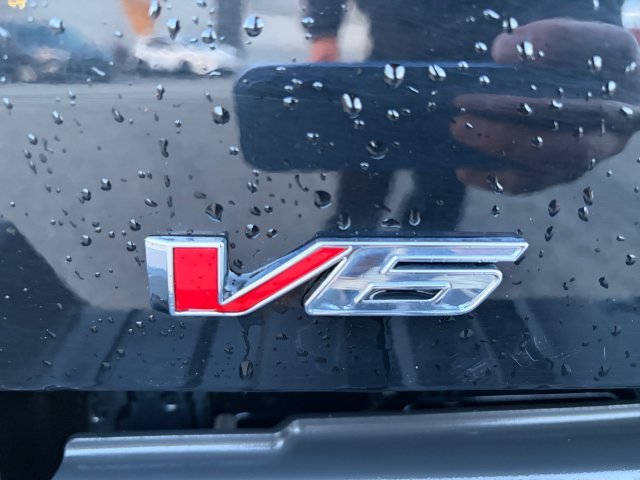 Used 2022 Black GMC Elevation image 24