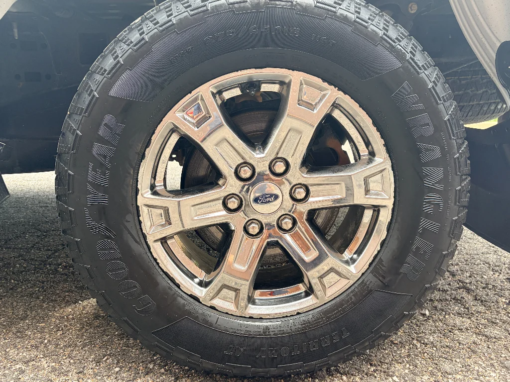 Used 2022 Oxford White Ford XLT image 11