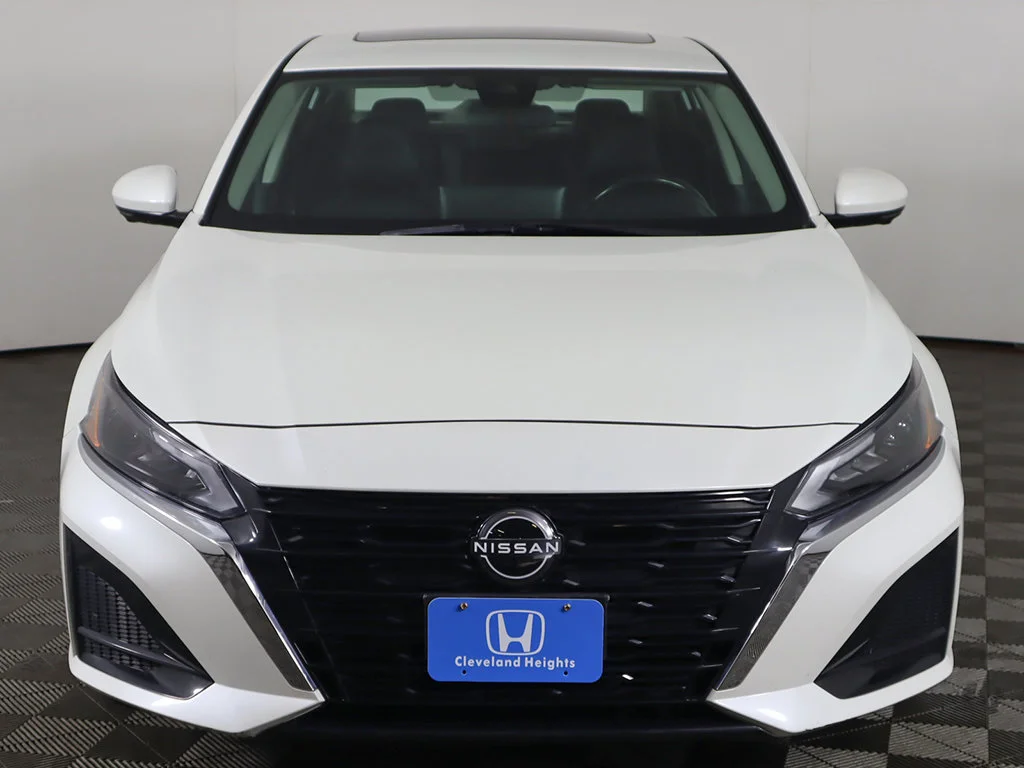 Used 2023 Pearl White Nissan 2.5 SL image 12