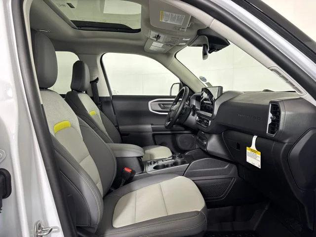 New 2026 Oxford White Ford Badlands image 4