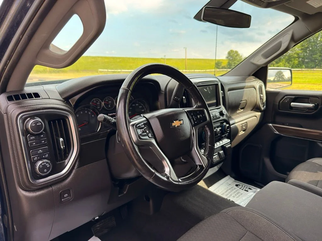 Used 2020 Blue Chevrolet LT image 21