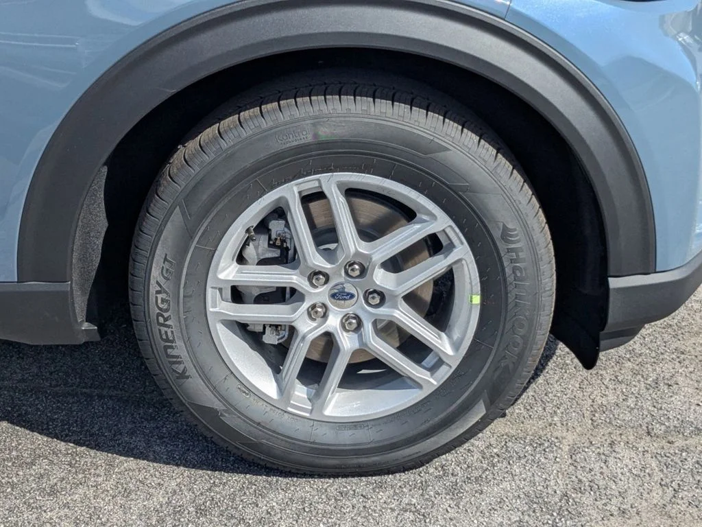 New 2026 Vapor Blue Metallic Ford Active image 11