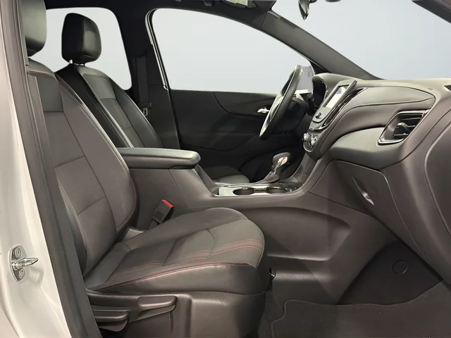 Used 2022 White Chevrolet RS image 15