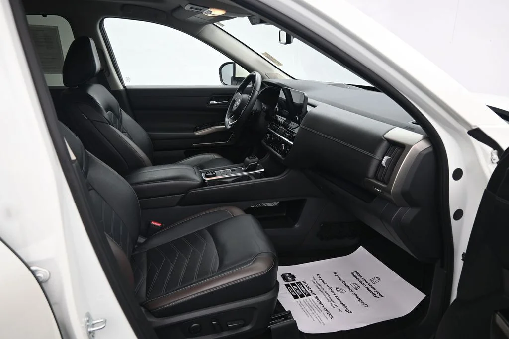 2023 Nissan Pathfinder Platinum - Photo 12