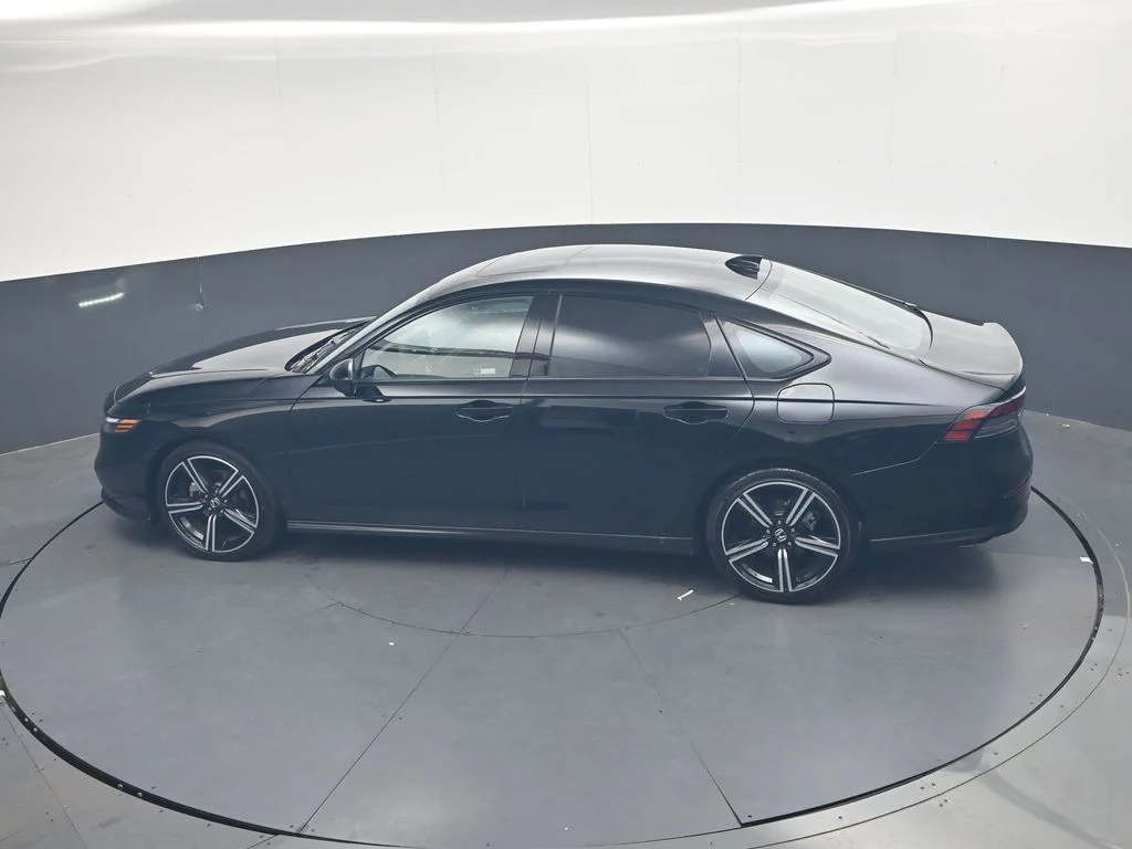 Used 2026 Crystal Black Pearl Honda SE image 22