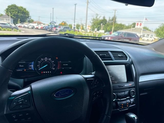 Used 2016 Gray Ford XLT image 19
