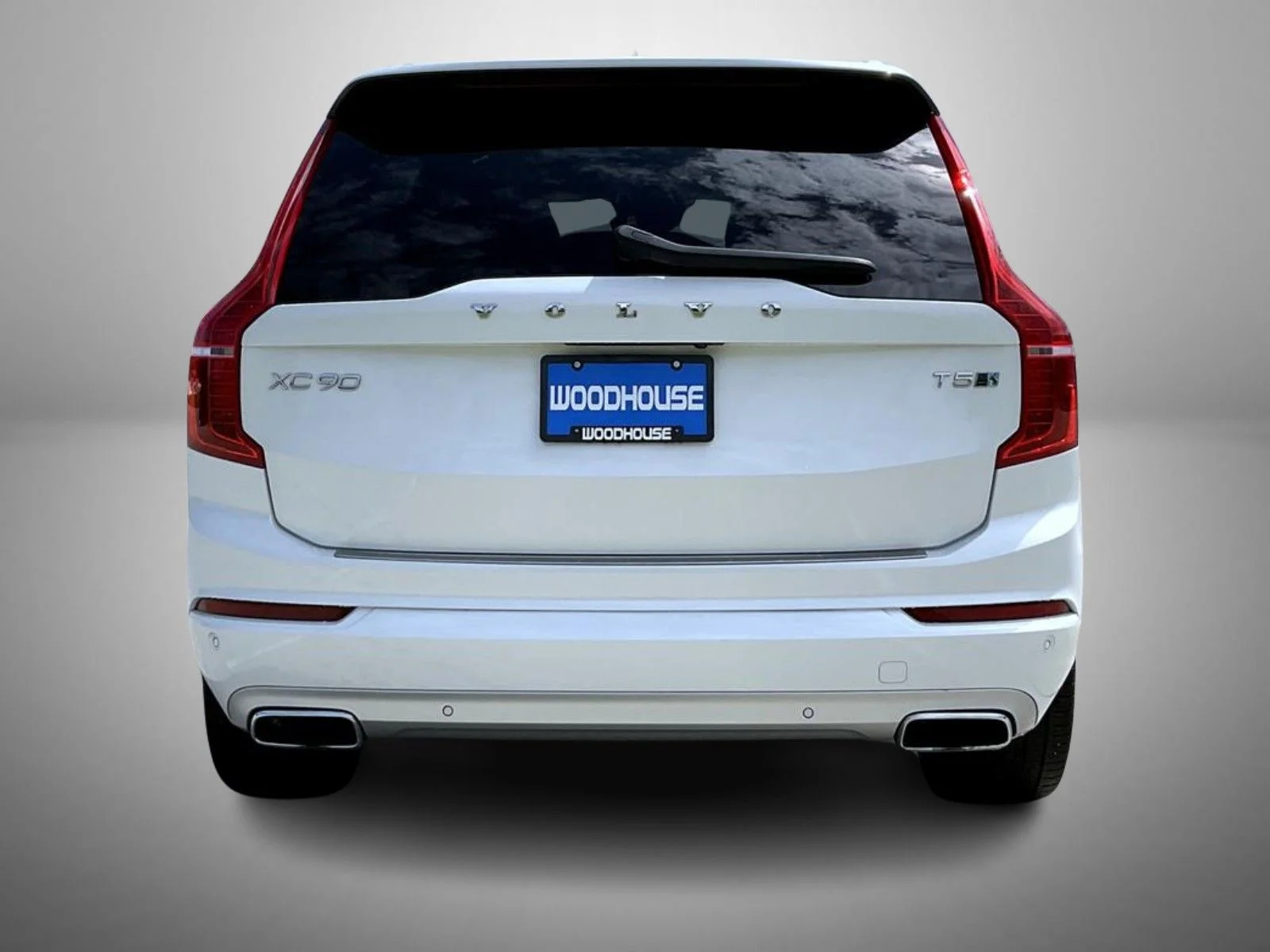 Used 2020 White Volvo T5 Momentum image 6