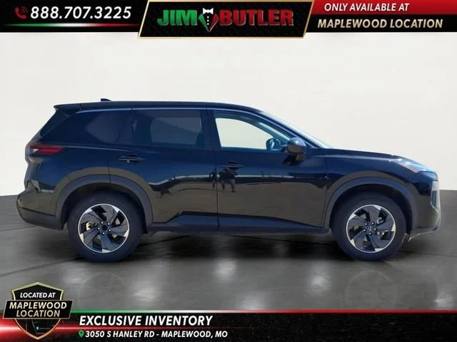 Used 2024  Nissan SV image 5