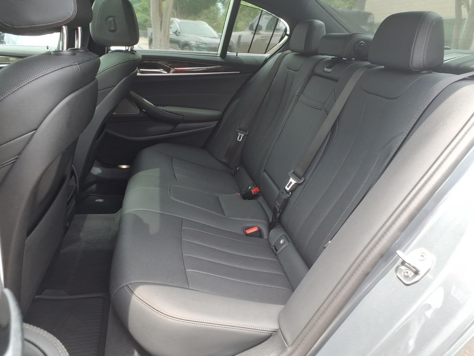 Used 2023 Skyscraper Gray Metallic BMW 530i image 20