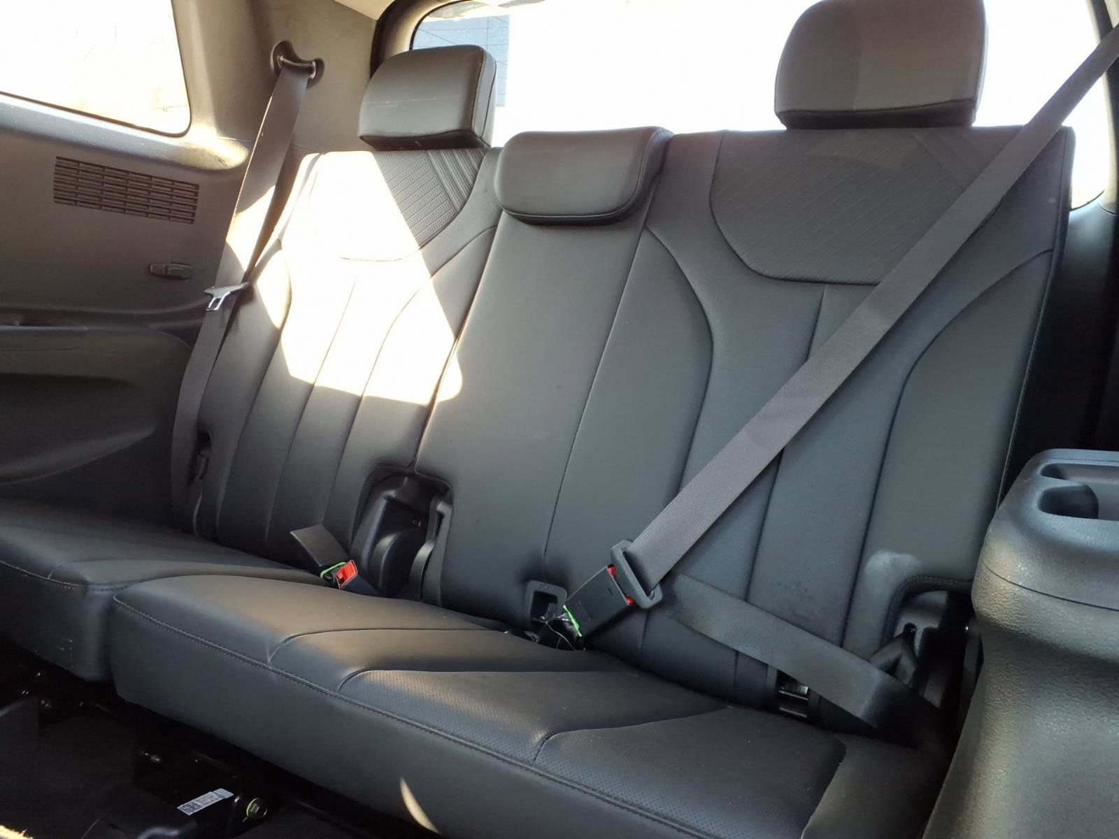Used 2023 Moonlight Cloud Hyundai SEL image 19