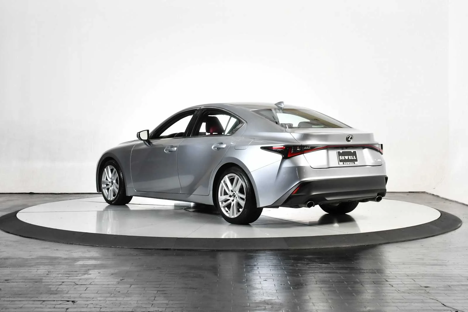 Certified Used 2023 IRIDIUM Lexus  image 4